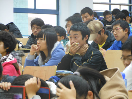 图5为宣讲会现场(理学院,自动化学院部分学生)